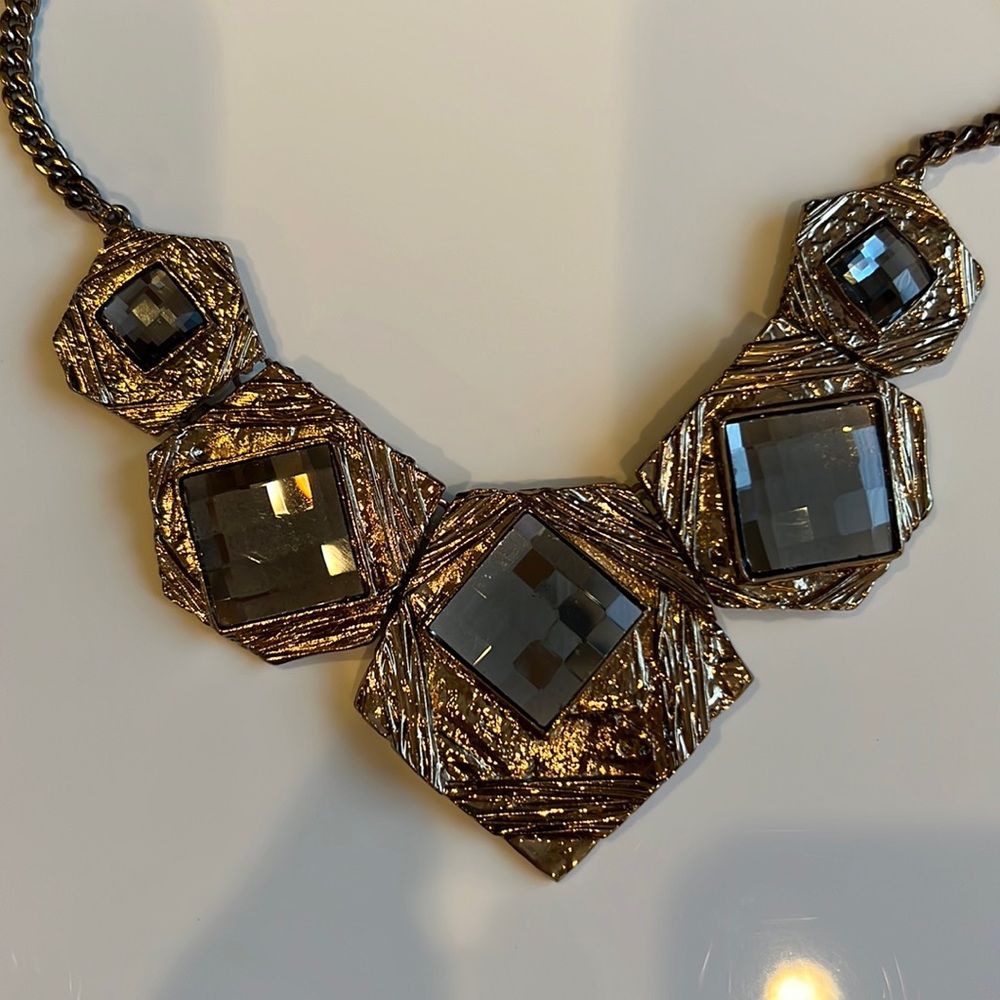 Statement necklace chunky design with sparkly square beads
